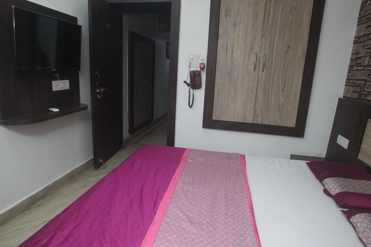 Alakhnanda Guest House Варанаси Екстериор снимка