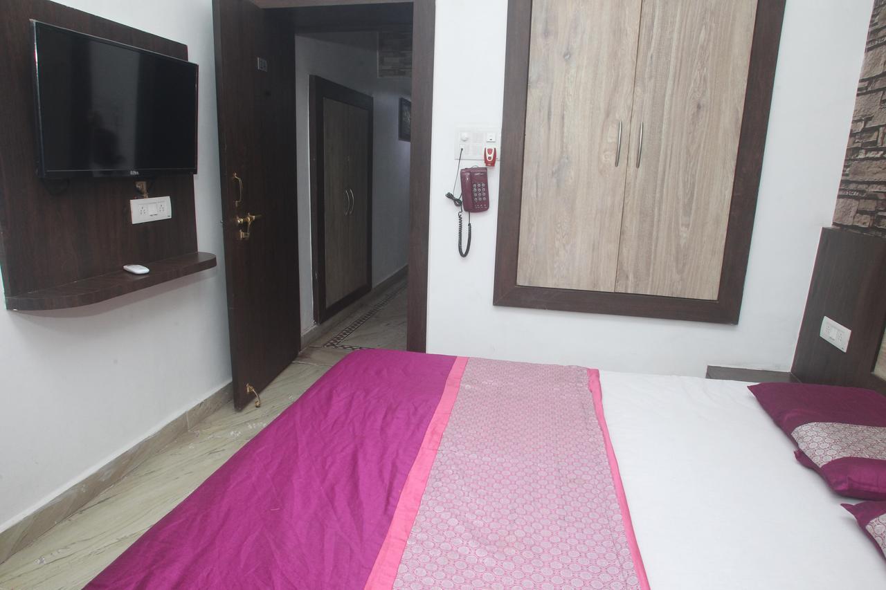 Alakhnanda Guest House Варанаси Екстериор снимка