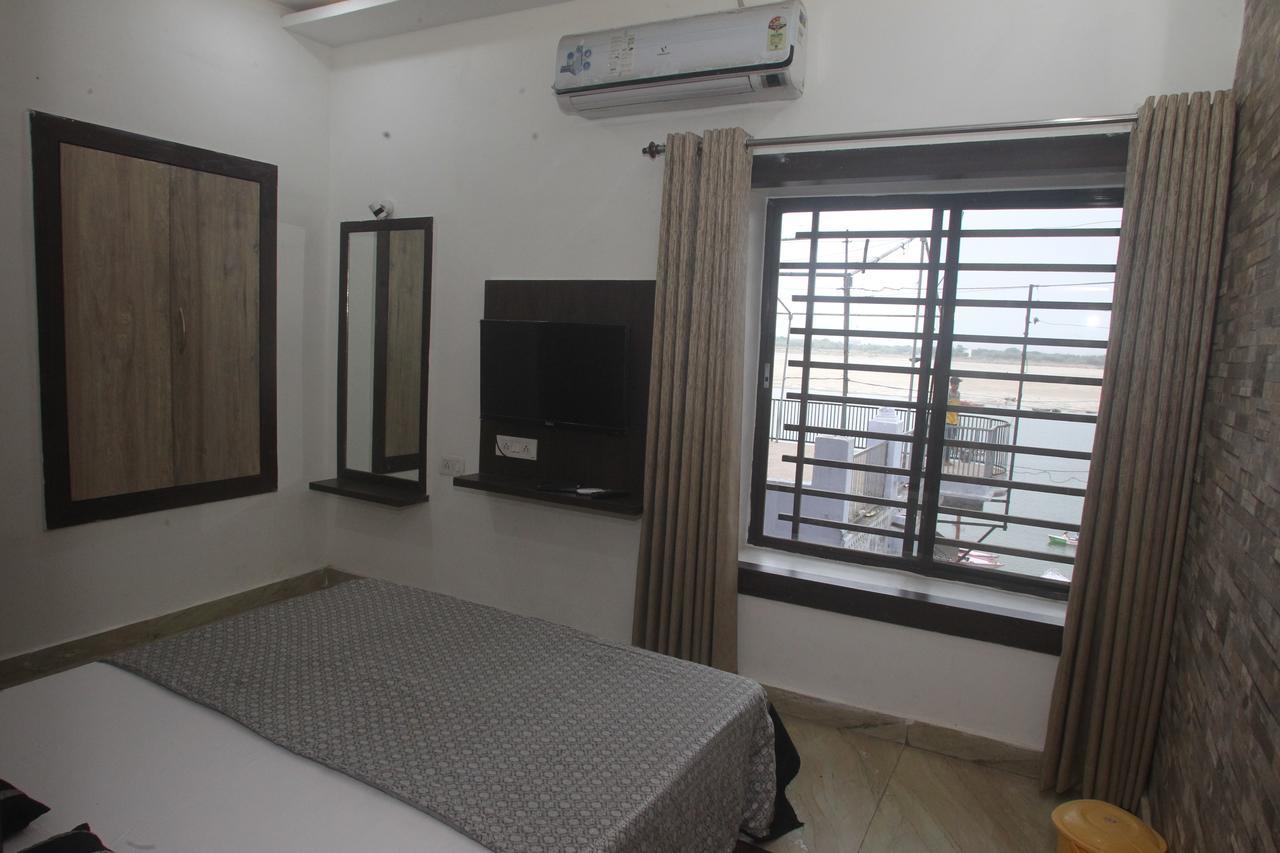 Alakhnanda Guest House Варанаси Екстериор снимка