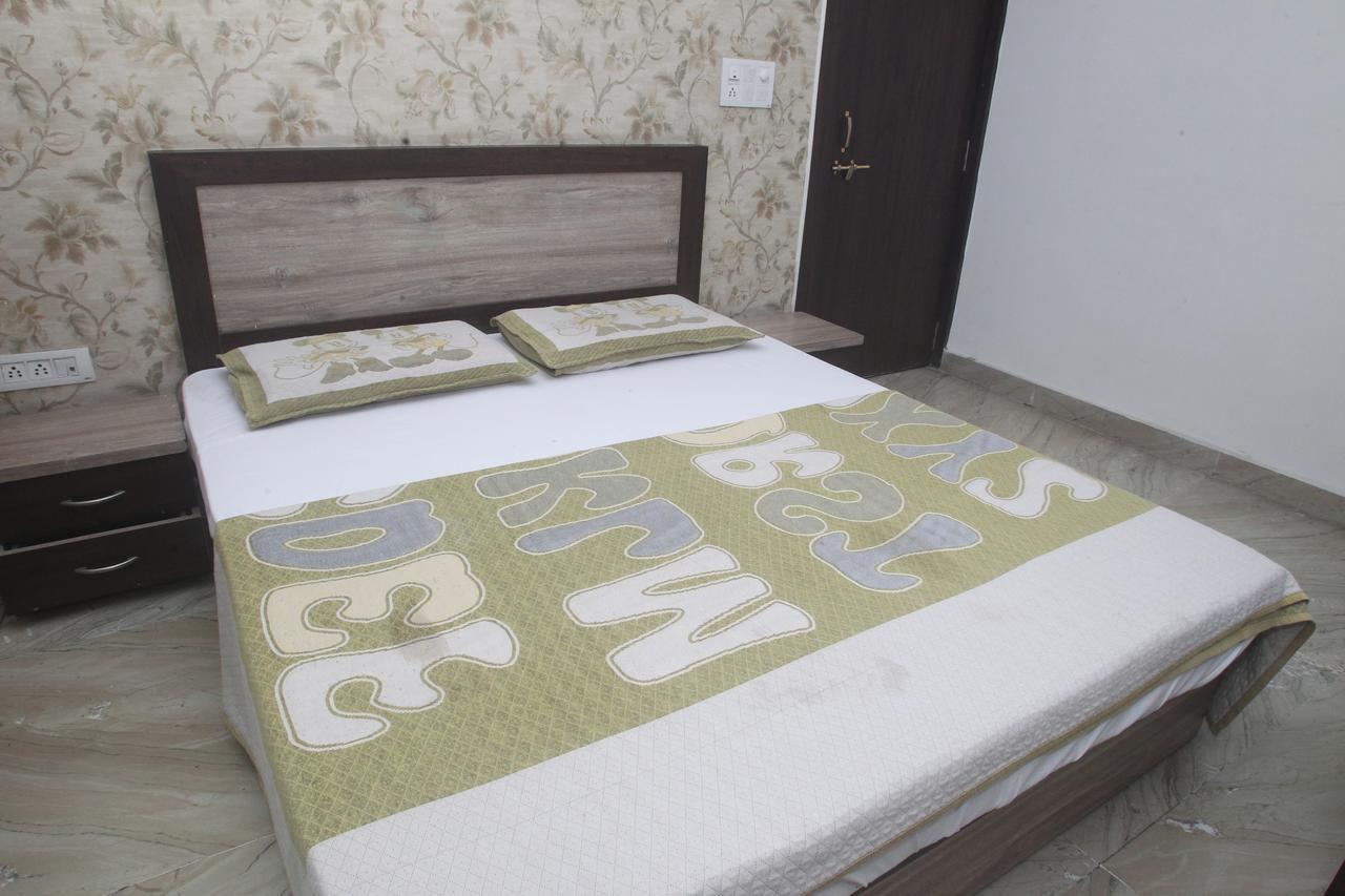 Alakhnanda Guest House Варанаси Екстериор снимка