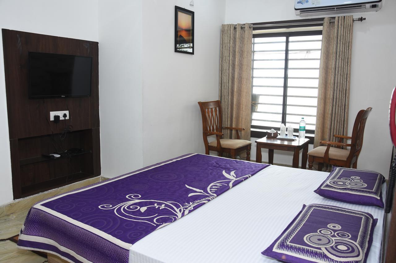 Alakhnanda Guest House Варанаси Екстериор снимка