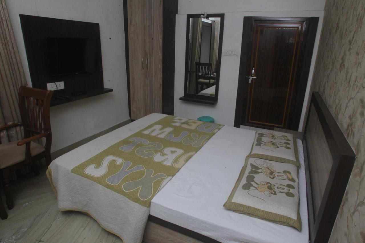 Alakhnanda Guest House Варанаси Екстериор снимка