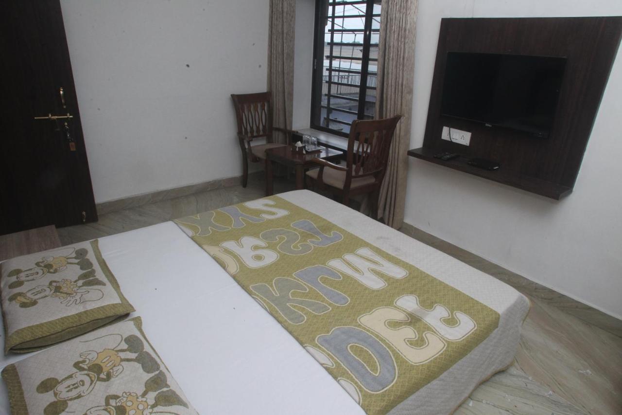 Alakhnanda Guest House Варанаси Екстериор снимка