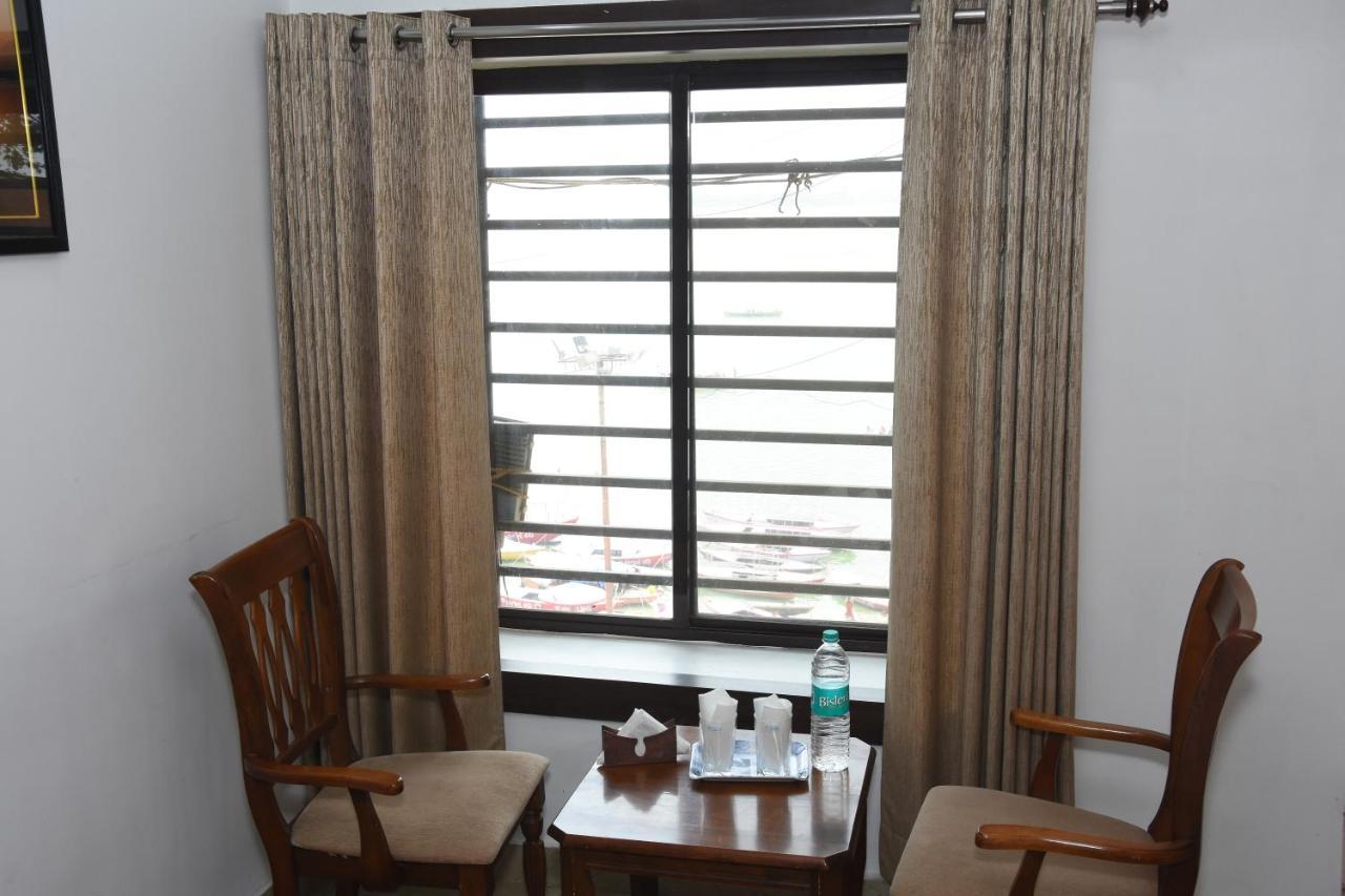 Alakhnanda Guest House Варанаси Екстериор снимка