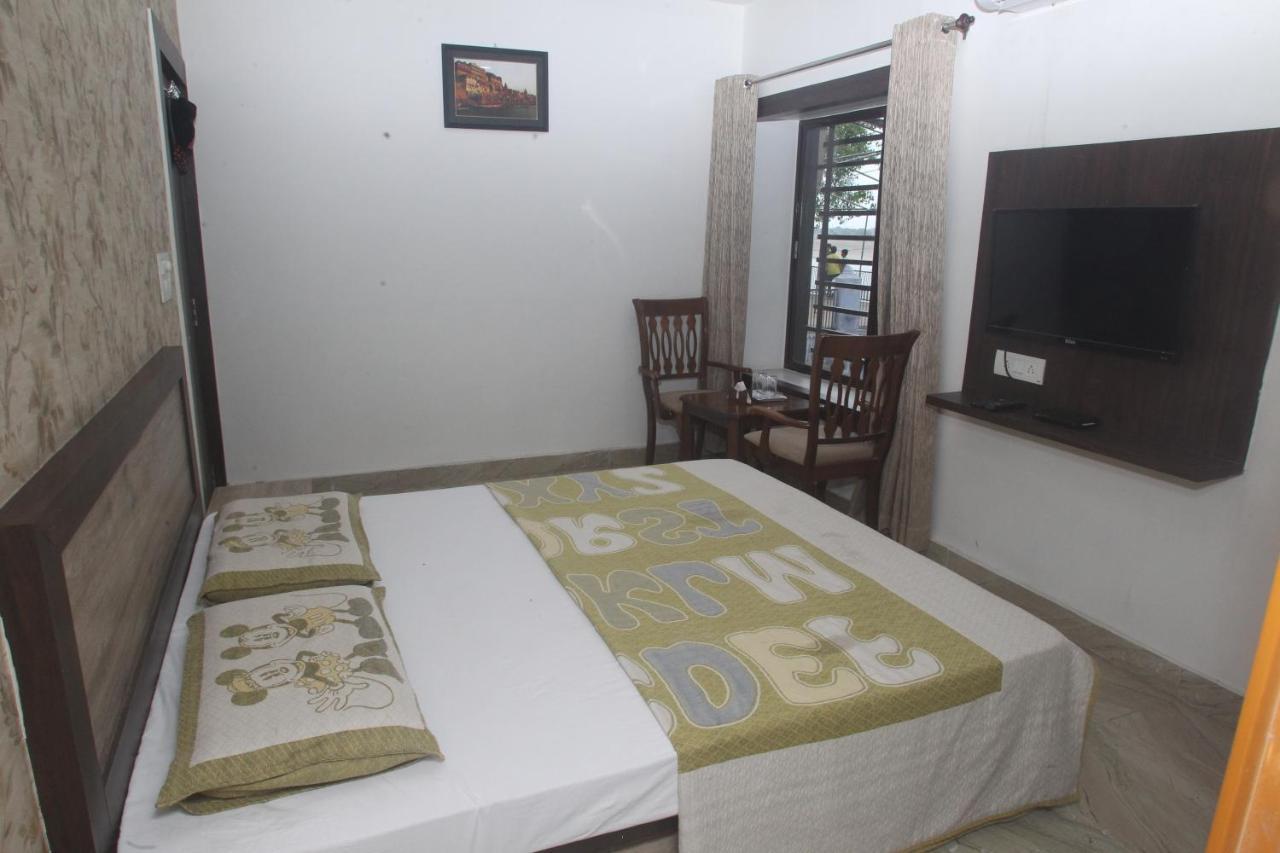 Alakhnanda Guest House Варанаси Екстериор снимка