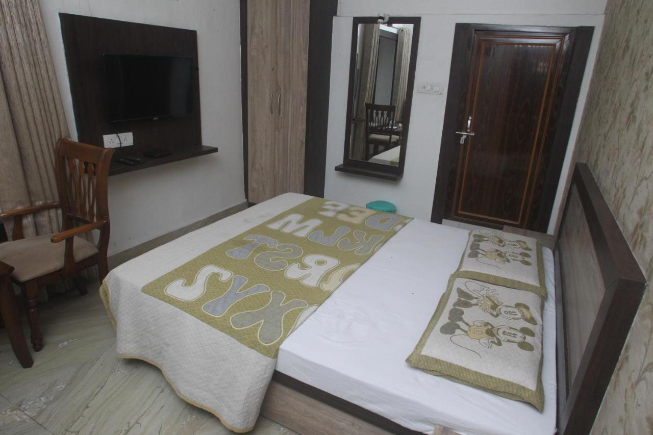 Alakhnanda Guest House Варанаси Екстериор снимка